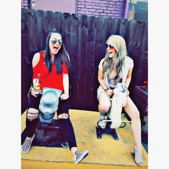 Meet your Posher, Suzanne - Picture 2 of 3